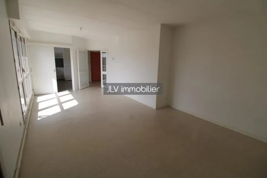 Immeuble à vendre à Saint-Pol-sur-Mer, 736 m² — photo 6