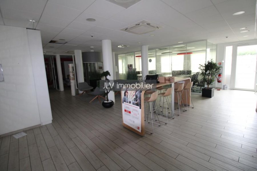 Immeuble à vendre à Saint-Pol-sur-Mer, 736 m² — photo 4