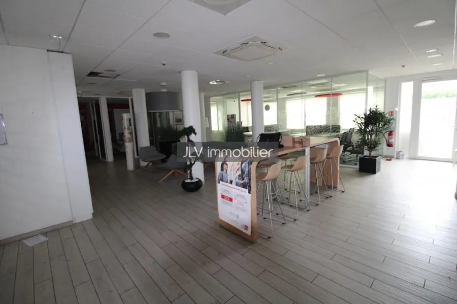 Immeuble à vendre à Saint-Pol-sur-Mer, 736 m² — photo 4