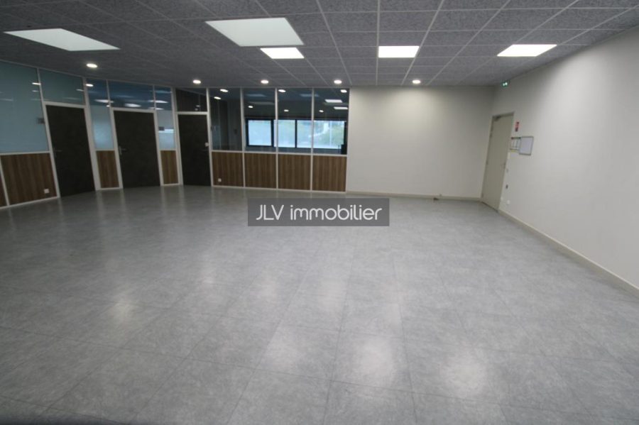 Local commercial à louer à Bergues, 192 m²