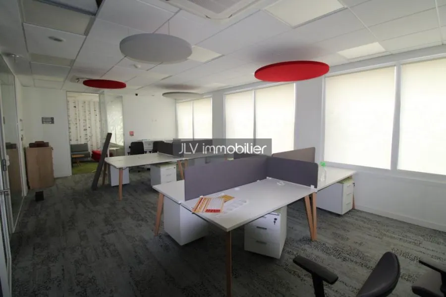 Immeuble à vendre à Saint-Pol-sur-Mer, 736 m² — photo 2