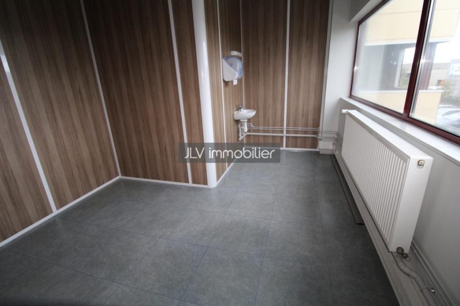 Local commercial à louer à Bergues, 192 m² — photo 7