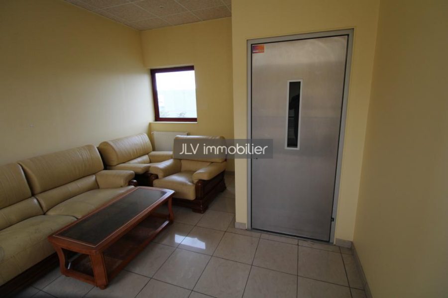 Local commercial à louer à Bergues, 192 m² — photo 3