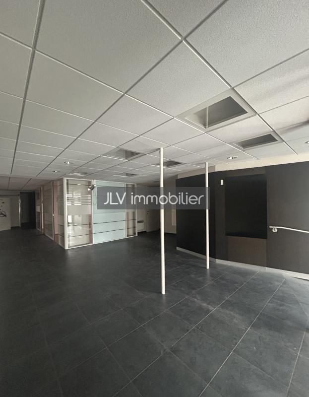 Local commercial à louer à Bergues, 150 m² — photo 3