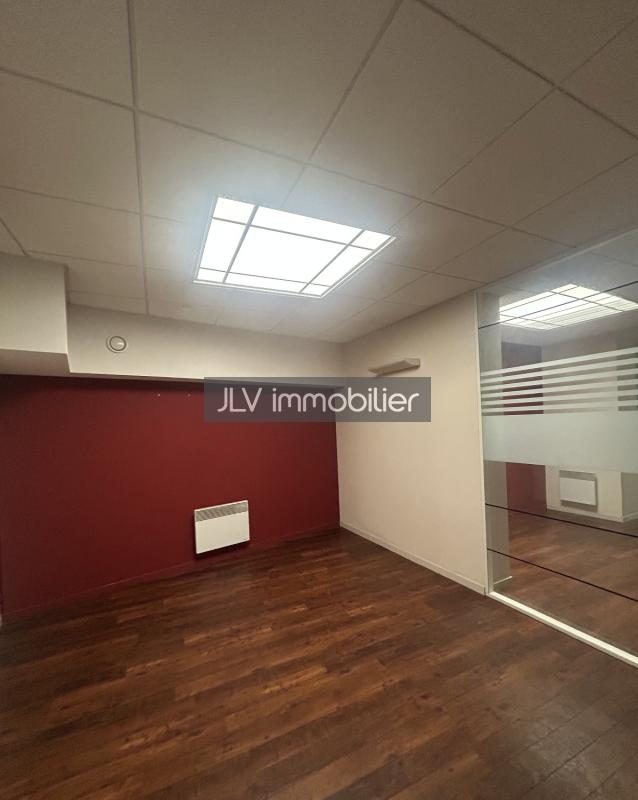 Local commercial à louer à Bergues, 150 m² — photo 4